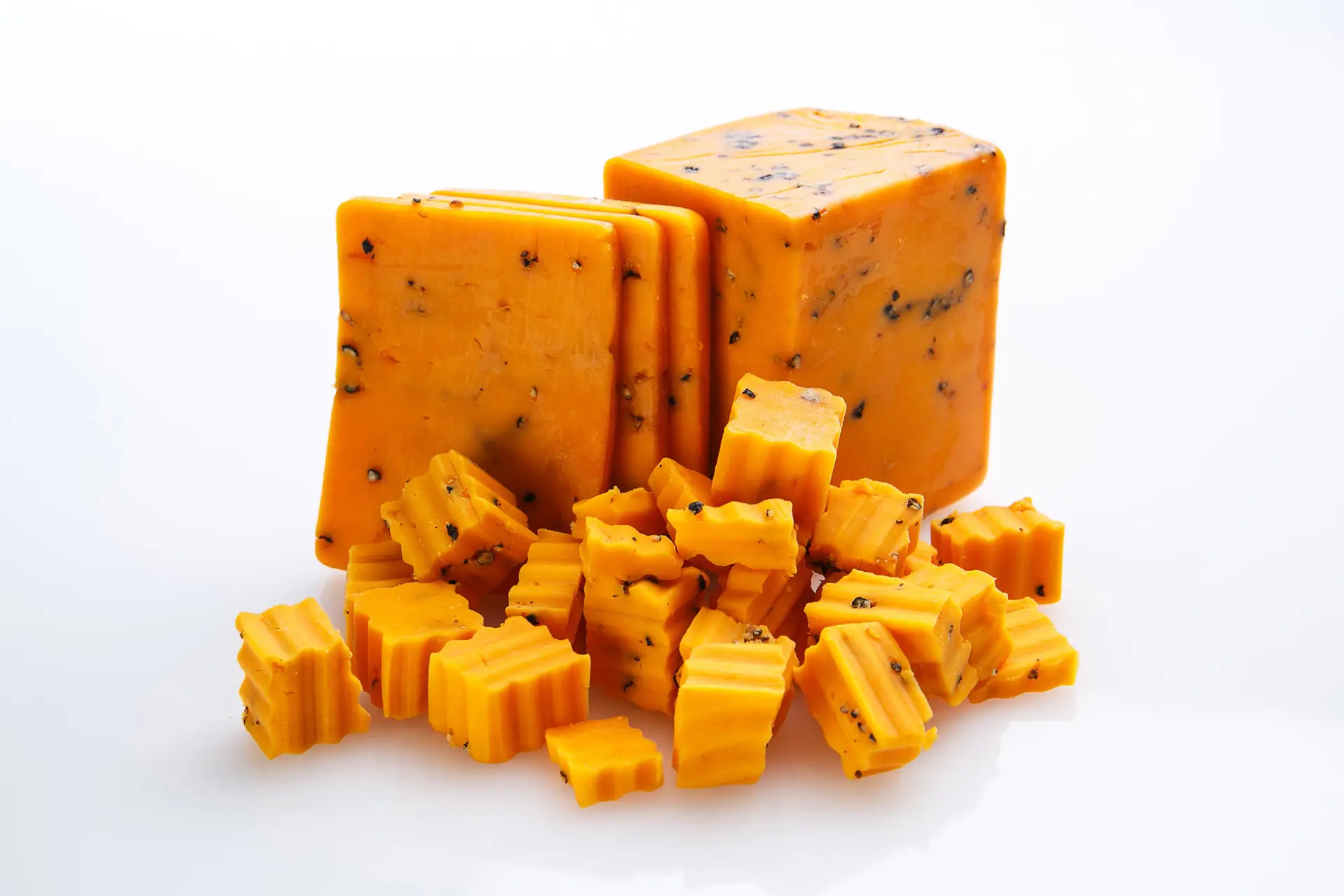 Cracked Black Pepper Cheddar Cheese 8oz ~ Renard S Cheese